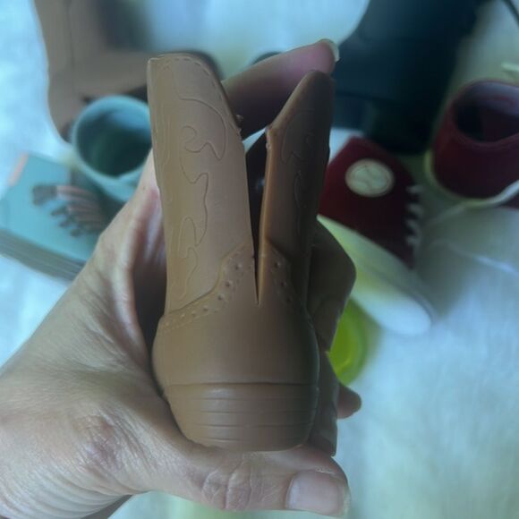 Battat boots/shoes plus other brands/unbranded that fit American Girl Dolls - Picture 7 of 13